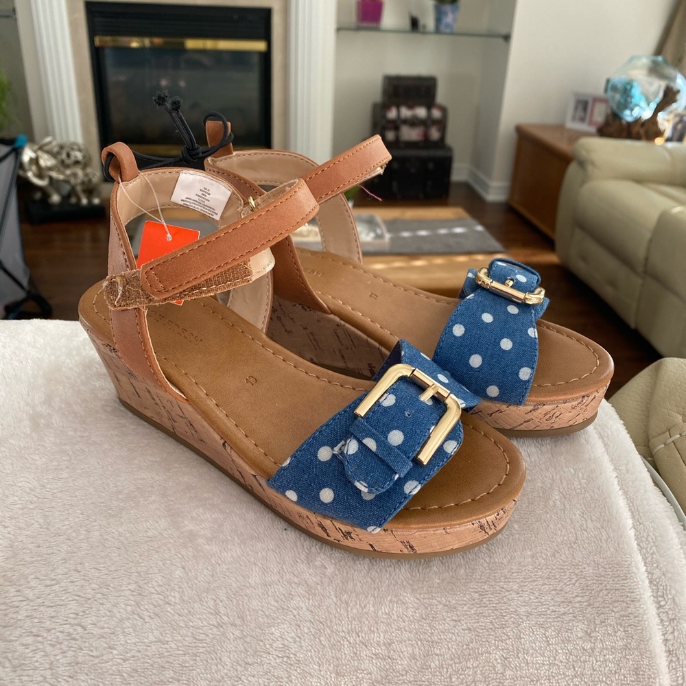 Girls sandals 💞